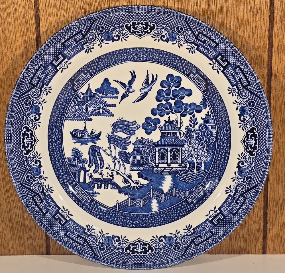 Churchill Blue Willow Dinner Plate 10.25" Staffordshire England China